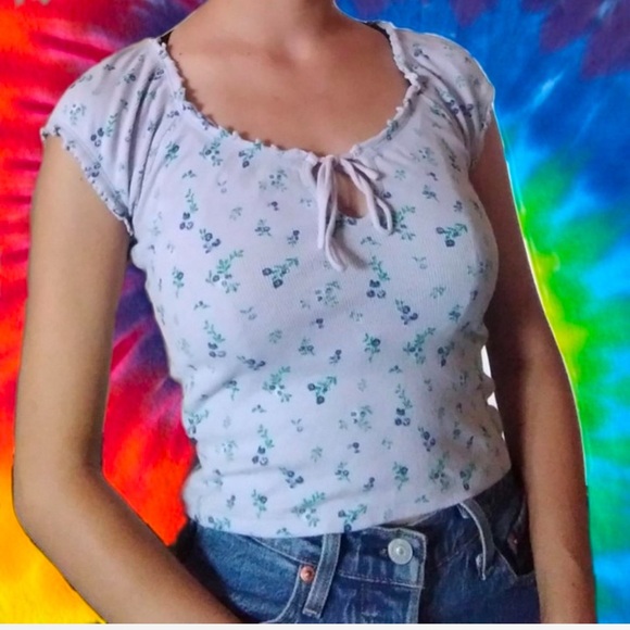 Me to We Floral Tie Front Top - Picture 3 of 3